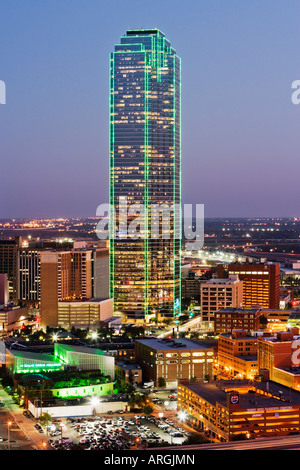 Dallas skyline al tramonto, Texas, Stati Uniti d'America Foto Stock