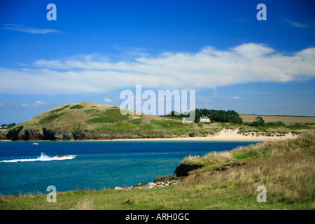 Vista attraverso il cammello estuario in Cornovaglia Foto Stock