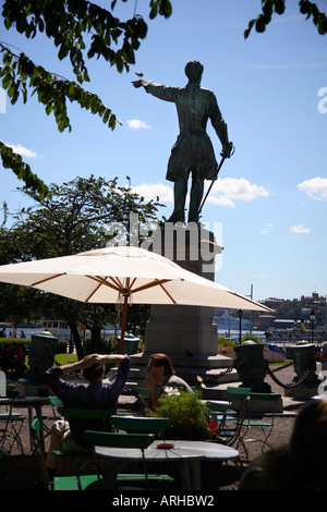 Karl X11's statua in Kungstradgarten Stoccolma Svezia. Costruito dal Molin nel 1868 150 anni dopo il re della morte Foto Stock