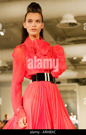 La London Fashion Week Settembre 2006 Danielle Scutt Fashion East che mostra le collezioni di moda per la Primavera Estate 2007 Foto Stock