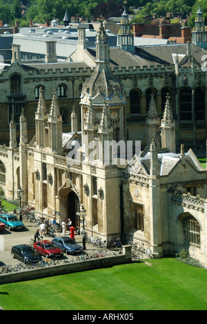 Università di Cambridge città parte del Kings College complessa che mostra gli ornati facchini lodge Foto Stock