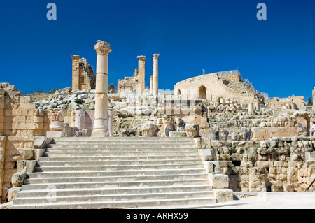 Tempio di Zeus, Jerash, antica Gerasa, Regno Hascemita di Giordania, il Medio Oriente. DSC 5443 Foto Stock