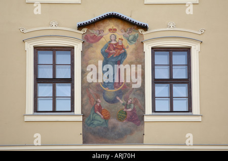 Affresco dipinto su al di fuori del hotel Wentzl Rynek Glowny piazza principale di Cracovia Foto Stock