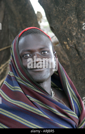 Giovane uomo Toposa avvolto in uno straccio, ritratto, Sudan Foto Stock