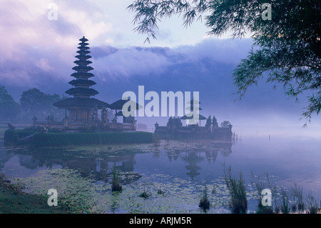 Tempio di Pura Ulun Danu Bratan, Bali, Indonesia, Asia Foto Stock