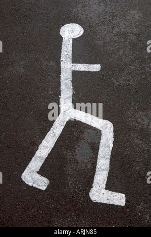 Segnale pedonale dipinta su sentiero Foto Stock