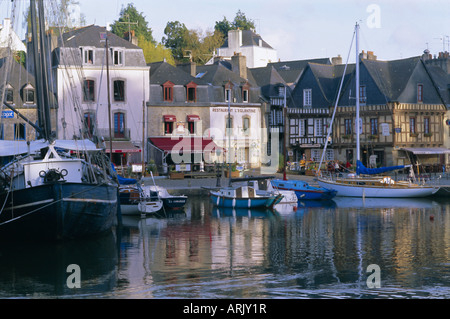 Waterfront e il porto di Saint Goustan (St. Goustan), città di Auray, Golfe du Morbihan (Golfo di Morbihan), Brittany, Francia Foto Stock