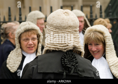 I giudici le donne le donne i giudici distrettuali i barristers partecipano al Lord Chancellors Breakfast BEGIN del nuovo anno legale Londra Inghilterra 2006 2000s UK Foto Stock