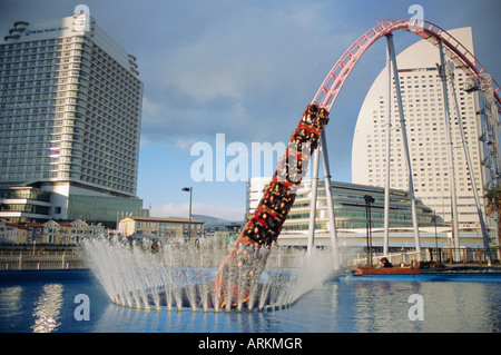 Parco di divertimenti rollercoaster, Minato Mirai, Yokohama, Giappone Foto Stock