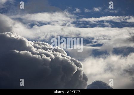 Enorme tempesta cloud raccolta nel Regno Unito Foto Stock