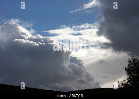 Enorme tempesta cloud raccolta nel Regno Unito Foto Stock