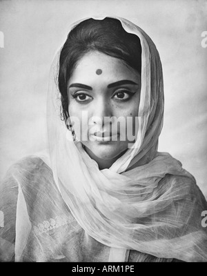 Vecchio ritratto d'epoca di Vyjayanthimala attrice cinematografica indiana, India, anni '60 Foto Stock