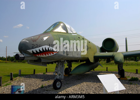 Un 10 a Thunderbolt II il Warthog jet da combattimento a Grissom Air Museum al di fuori di Grissom Air Force Base Indiana IN Foto Stock