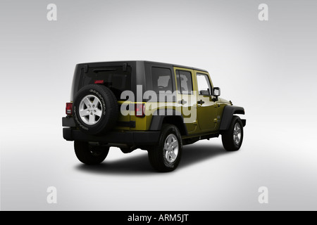 2008 Jeep Wrangler Unlimited X nel verde - angolo posteriore vista Foto Stock