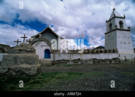 L unica chiesa della città di Isluga, Parque Nacional Volcan Isluga (Volcan Isluga Parco Nazionale), Cile, Sud America Foto Stock