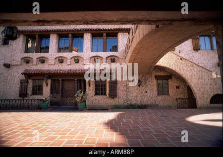 Scotty's Castle, storico stile spagnolo il castello nel nord del parco, il Parco Nazionale della Valle della Morte, California, Stati Uniti (U.S.A.) Foto Stock