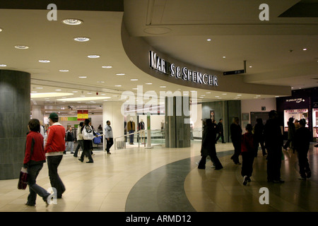 Marks & Spencer superstore bluewater Dartford Kent England Regno Unito 2005 Foto Stock