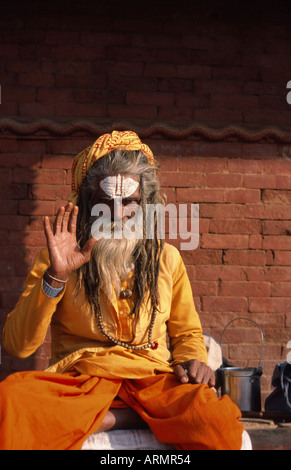 Sadhu a gambe incrociate, Nepal, Kathmandu Foto Stock