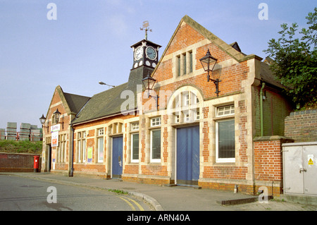 La stazione ferroviaria, Bushey, Hertfordshire, Regno Unito Foto Stock