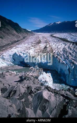 Gamma di costa, ghiacciaio Klinaklini blu ghiaccio a linguetta Nimmo Bay heli ventures, British Columbia, Canada. Foto Stock