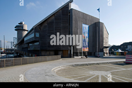 Il Museo Marittimo Nazionale, Discovery Quay, Falmouth, Cornwall, Regno Unito. Il museo, progettato da M.J. Lungo, aperto nel 2003 Foto Stock