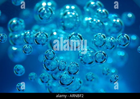 Bolle in Pantone Classic Blue sfondo Foto Stock