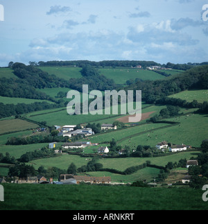 Miscelati Devon Valley terreni agricoli con case di villaggio aziende ordinate i campi e boschi vicino a Sidmouth Foto Stock