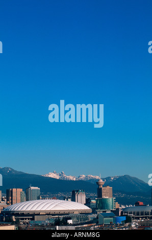 Skyline del centro di edifici, con BC e GM Place, Vancouver, British Columbia, Canada. Foto Stock