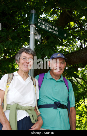 Walkers sul Offa s Dyke National Trail a Brockweir Foto Stock