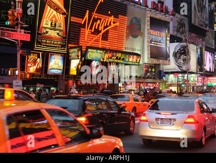 Serata al Broadway Manhattan New York STATI UNITI D'AMERICA Foto Stock