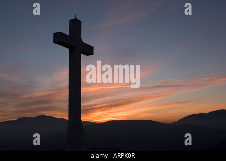 Sunrise dalla Croce cattolica in Jaen , Spagna Foto Stock