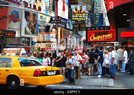Broadway vicino a Times Square a New York City Foto Stock