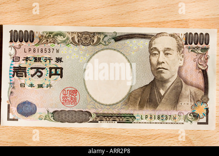 Banconota giapponese da 10,000 yen, la più grande denominazione di yen giapponese. Observe Side è un ritratto di Yukichi Fukuzawa, un filosofo dell'epoca mejii. Foto Stock