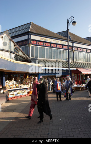 DEWSBURY CENTRO mercato centro di West Yorkshire INGHILTERRA Foto Stock