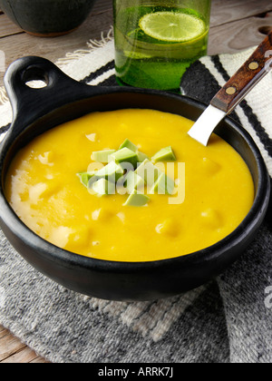 Locra de papas ecuadoriana zuppa di patate alimentari editoriale Foto Stock