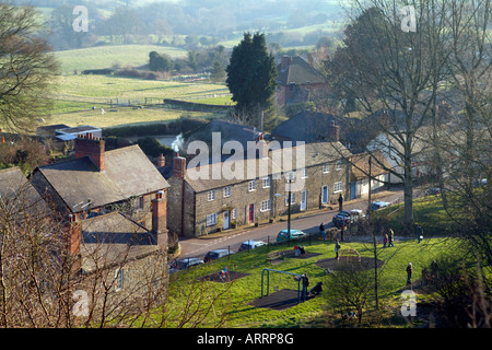 Shaftesbury Dorset Inghilterra bordo della città sede dei terreni agricoli e un campo giochi per bambini paesaggio invernale Foto Stock