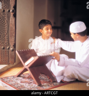 Il Ramadan: la lettura del Corano Foto Stock