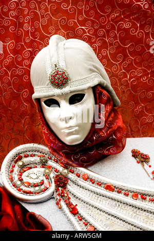 Ritratto di un uomo vestito in maschera e costume di carnevale Veneto Italia Foto Stock