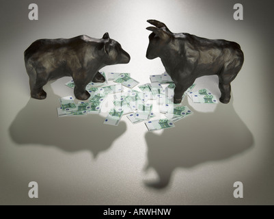 Orso e bull con valuta euro Foto Stock