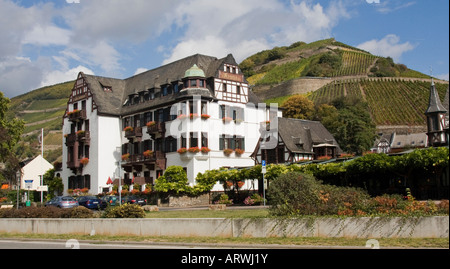 Hotel sulle rive del Reno vicino a Rüdesheim am Rhein Germania Foto Stock