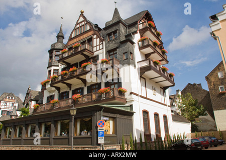 Hotel sulle rive del Reno vicino a Rüdesheim am Rhein Germania Foto Stock