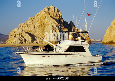 Messico Baja Mar di Cortes pesca in mare profondo con testa in barca per pesca Cabo San Lucas Foto Stock