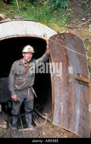 Freeminer Gerald Hayes a lavorare al suo uomo una miniera di carbone nella Foresta di Dean Gloucestershire, Inghilterra, Foto Stock