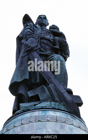 Parco Treptower guerra sovietica Memorial Berlino Foto Stock