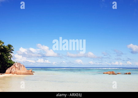 Famosa e bella spiaggia di Anse Source d'argent al La Digue una delle Seychelles Island Foto Stock