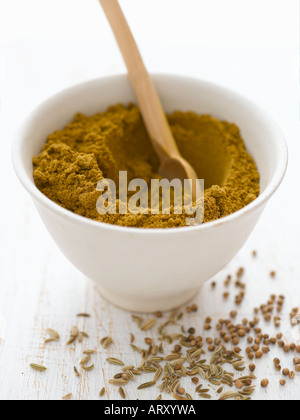 Il curry in polvere e i semi di finocchio Foto Stock