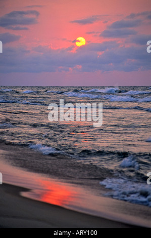 Alba sul lago Malawi, vicino Kande, Malawi Foto Stock