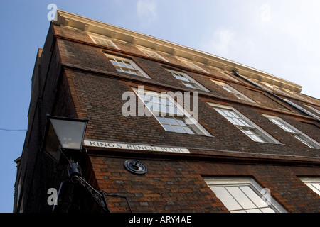 Banco di re a piedi tempio interno fila di case di stile georgiano che è casa di Londons Leading Lawyers avvocati procuratori legali Foto Stock