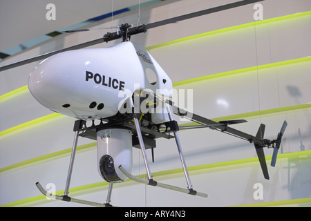 Scorpione multi-purpose luce UAV VTOL con sistema giallo sfondo illuminato Foto Stock