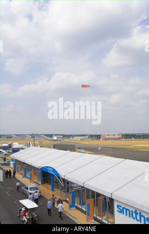 Farnborough Airfield durante l'Airshow di 2006 Foto Stock